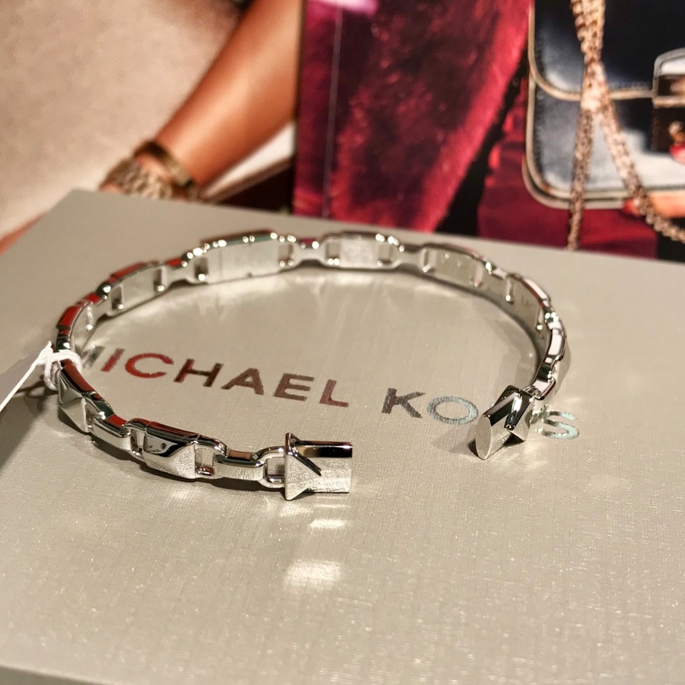 🎁 NWT! $225 MICHAEL KORS Mercer Link Silver Cuff - Picture 6 of 8